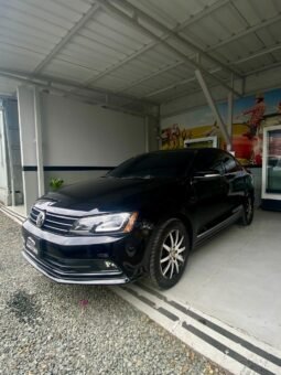 
										Volkswagen Jetta Highline full									