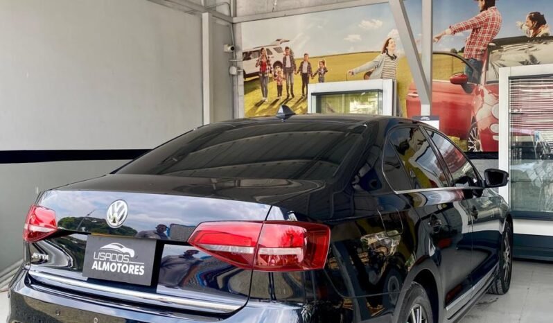 
								Volkswagen Jetta Highline full									