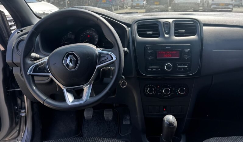 
								Renault Logan full									