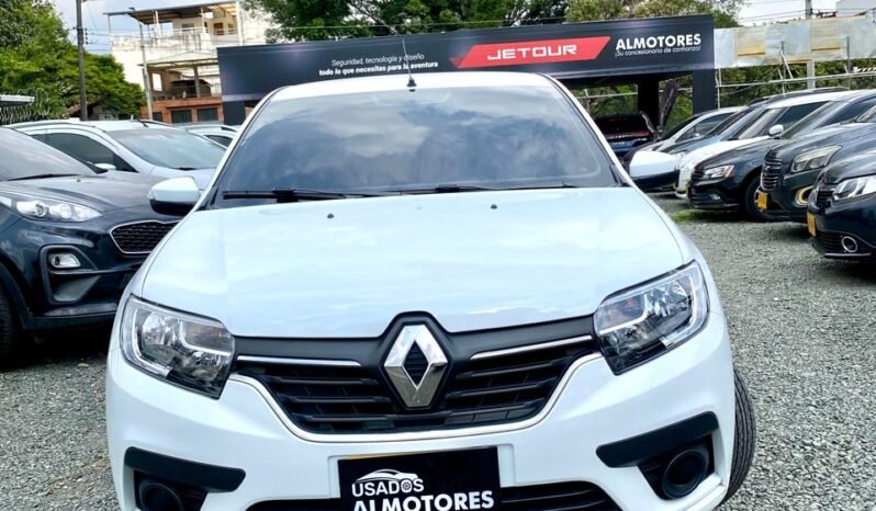 
								Renault Logan full									