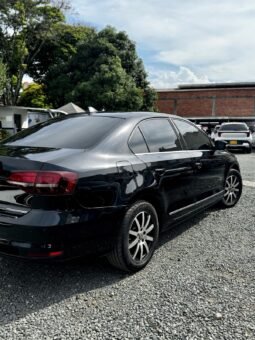 
										Volkswagen Jetta Highline full									