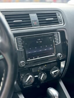 
										Volkswagen Jetta Highline full									