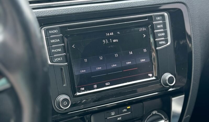 
								Volkswagen Jetta Highline full									