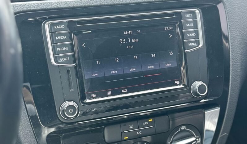 
								Volkswagen Jetta Highline full									