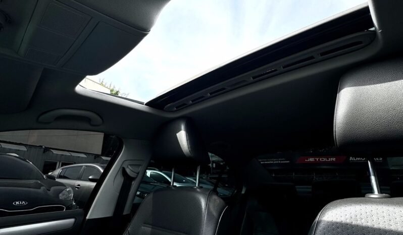 
								Volkswagen Jetta Highline full									