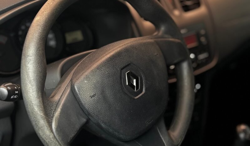 
								Renault Logan Life full									
