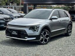 
										Kia Niro Zennith full									