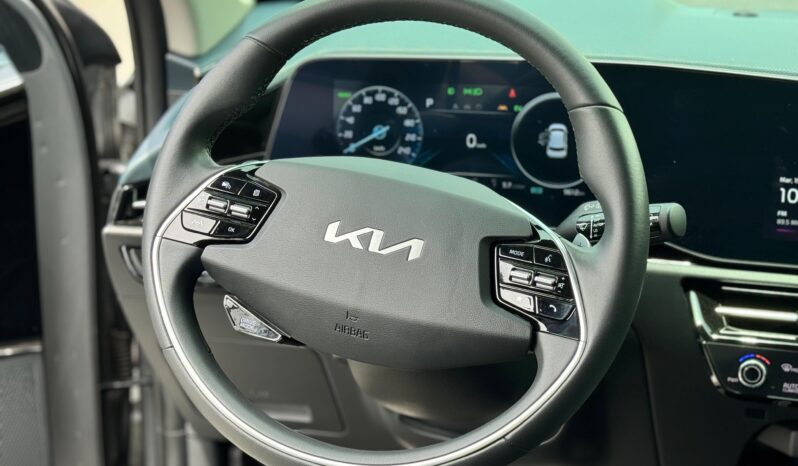 
								Kia Niro Zennith full									