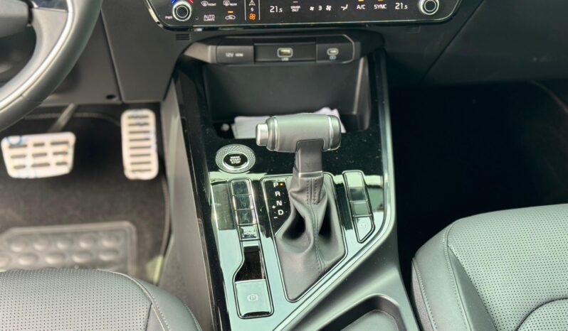 
								Kia Niro Zennith full									