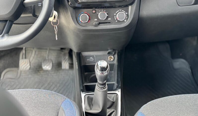 
								RENAULT KWID INTENSE full									