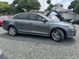 VOLKSWAGEN JETTA HIGHLINE