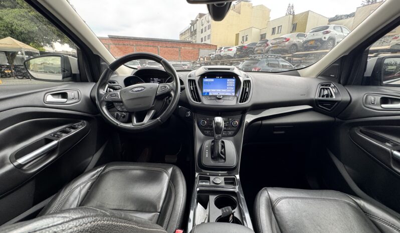 
								FORD ESCAPE TITANIUM 4X4 full									