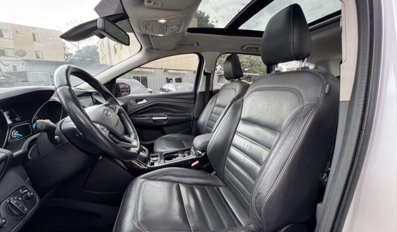 
								FORD ESCAPE TITANIUM 4X4 full									