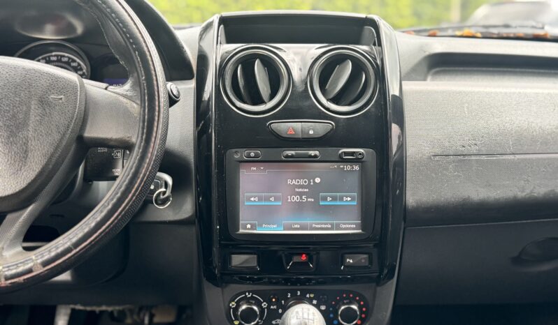 
								RENAULT DUSTER DYNAMIQUE 4X4 full									