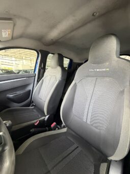 
										RENAULT KWID OUTSIDER full									