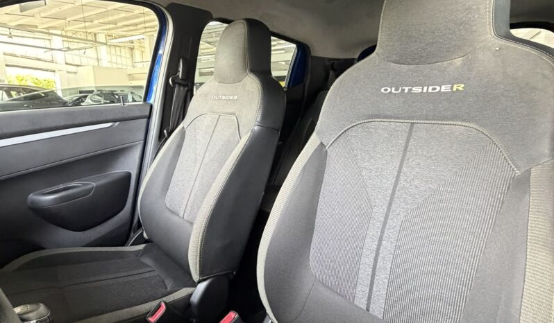 
								RENAULT KWID OUTSIDER full									