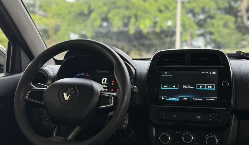
								RENAULT KWID OUTSIDER full									
