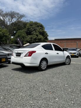 NISSAN VERSA DRIVE