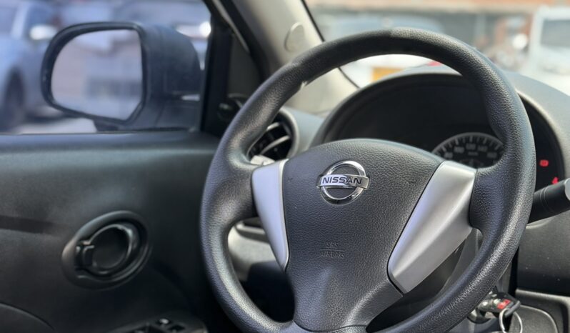 
								NISSAN VERSA DRIVE full									