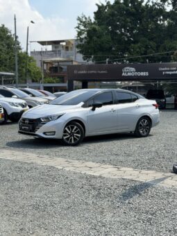
										NISSAN VERSA SR full									