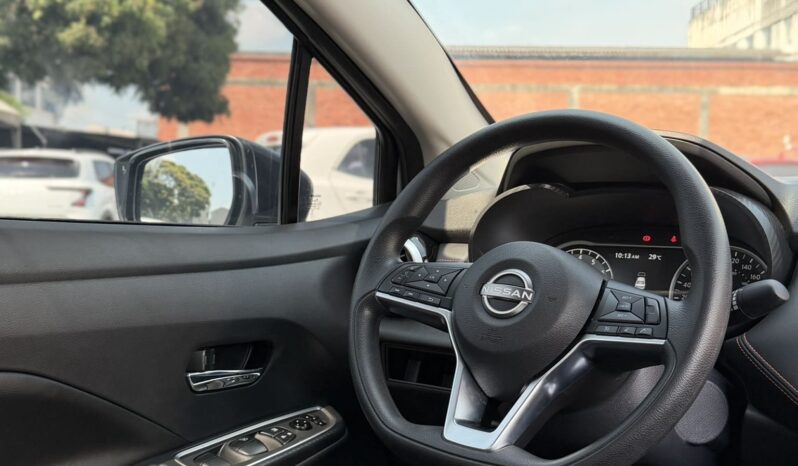 
								NISSAN VERSA SR full									