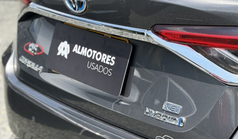 
								TOYOTA COROLLA XE HIBRIDO full									