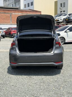 
										TOYOTA COROLLA XE HIBRIDO full									