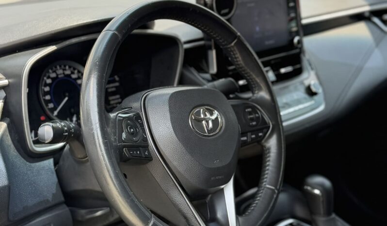 
								TOYOTA COROLLA XE HIBRIDO full									