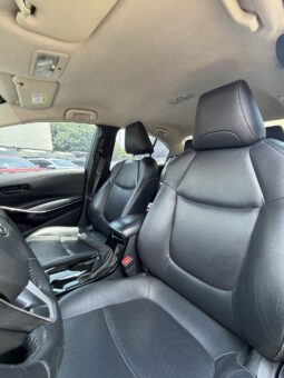 
										TOYOTA COROLLA XE HIBRIDO full									