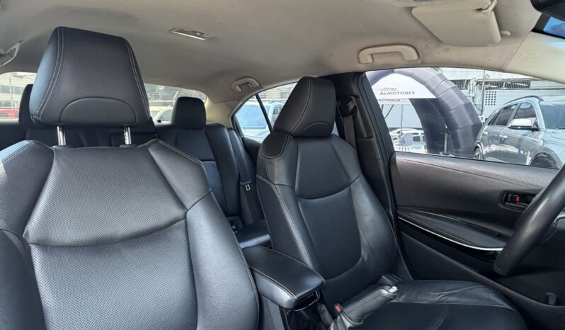 
								TOYOTA COROLLA XE HIBRIDO full									