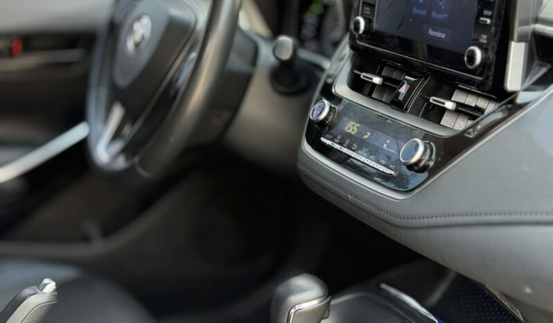 
								TOYOTA COROLLA XE HIBRIDO full									