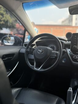 
										TOYOTA COROLLA XE HIBRIDO full									