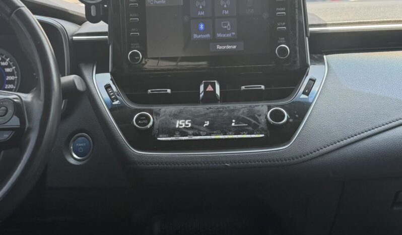 
								TOYOTA COROLLA XE HIBRIDO full									