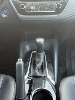 
										TOYOTA COROLLA XE HIBRIDO full									