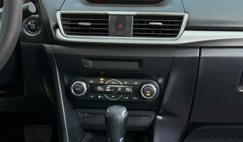 
								MAZDA 3 TOURING full									
