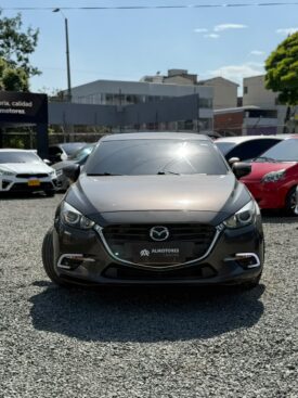 MAZDA 3 TOURING