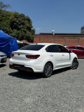 KIA RIO VIBRANT