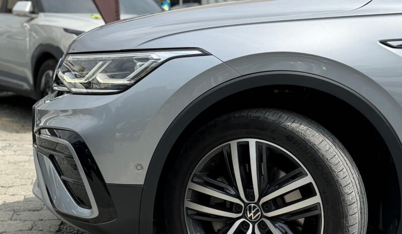 
								VOLKSWAGEN TIGUAN ELEGANCE TSI 4 MOTION full									