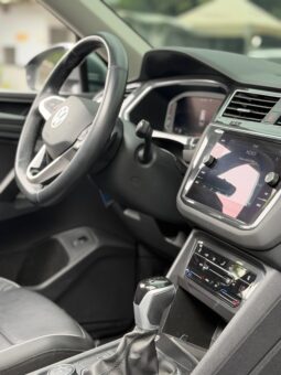 
										VOLKSWAGEN TIGUAN ELEGANCE TSI 4 MOTION full									