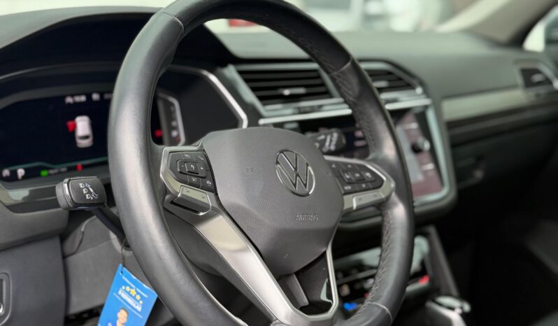 
								VOLKSWAGEN TIGUAN ELEGANCE TSI 4 MOTION full									