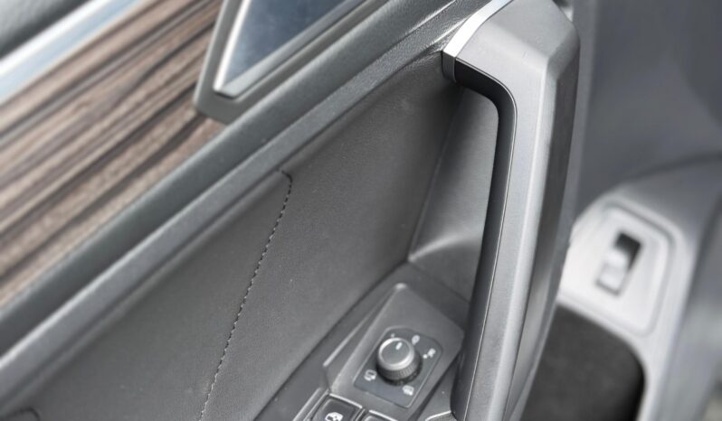
								VOLKSWAGEN TIGUAN ELEGANCE TSI 4 MOTION full									