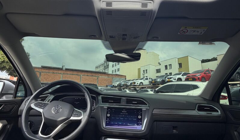 
								VOLKSWAGEN TIGUAN ELEGANCE TSI 4 MOTION full									