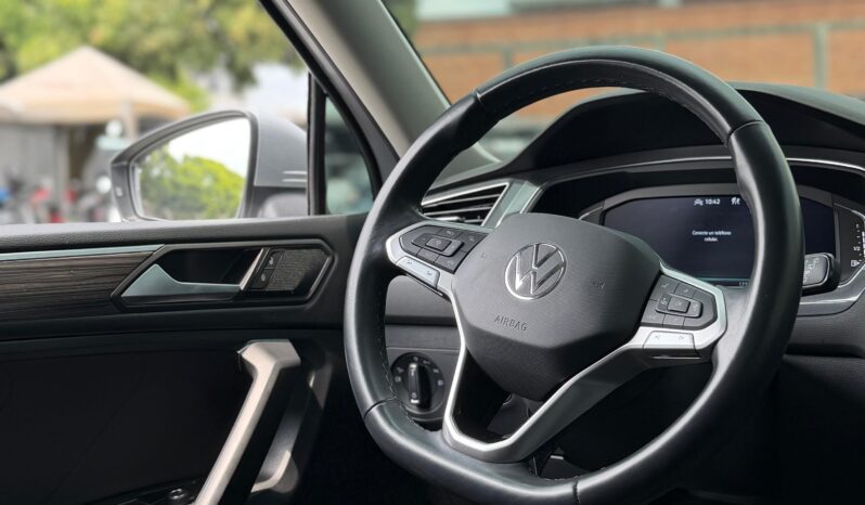 
								VOLKSWAGEN TIGUAN ELEGANCE TSI 4 MOTION full									