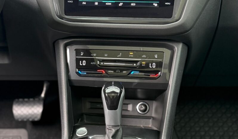 
								VOLKSWAGEN TIGUAN ELEGANCE TSI 4 MOTION full									