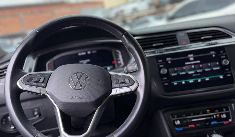 
								VOLKSWAGEN TIGUAN ELEGANCE TSI 4 MOTION full									