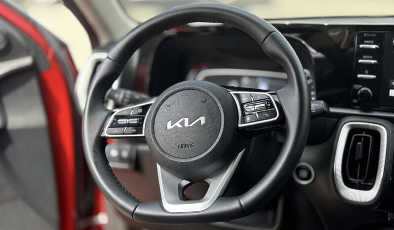 
								Kia Sonet Zenith full									
