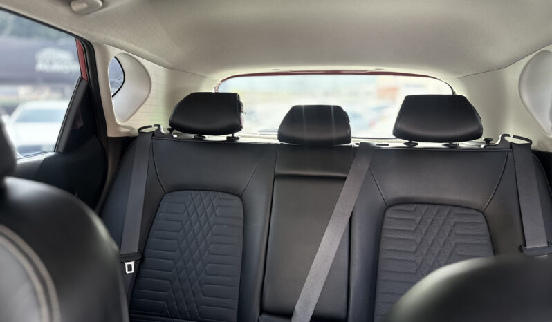 
								Kia Sonet Zenith full									
