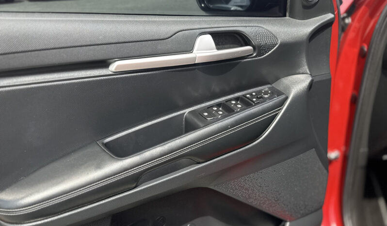 
								Kia Sonet Zenith full									