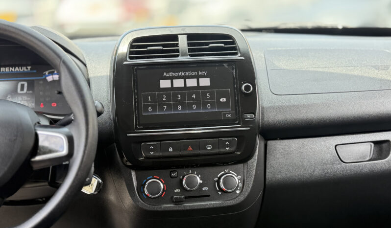 
								Renault Kwid Outsider full									