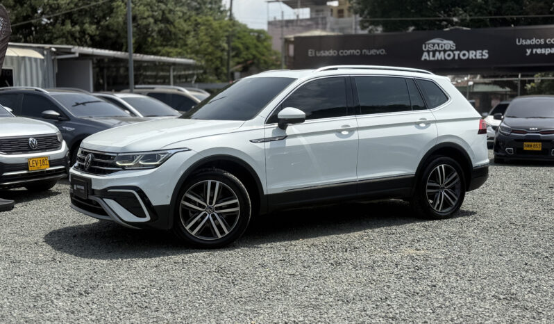 
								Volkswagen Tiguan Elegance full									